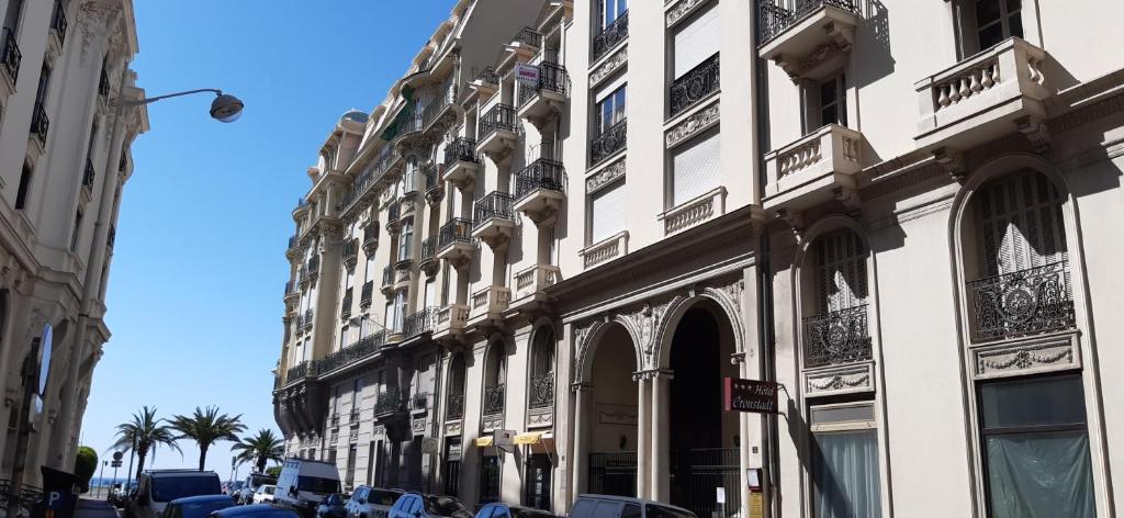 Large beautiful studio near the NEGRESCO HOTEL - 3