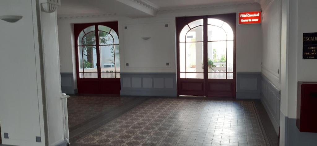 Large beautiful studio near the NEGRESCO HOTEL - 5