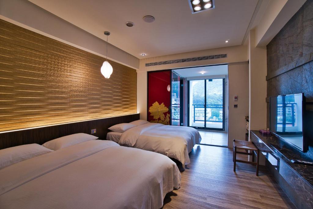 Taihe sun and the moon hostel, Yuchi