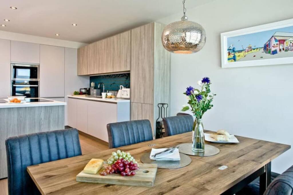 Fistral Two-Bed Apartment, Pentire photo 7