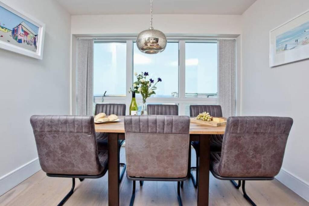 Fistral Two-Bed Apartment, Pentire photo 8