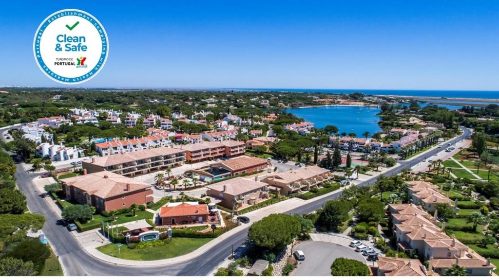 Lakeside Country Club - Apartamentos Turisticos — Hotel in Almancil