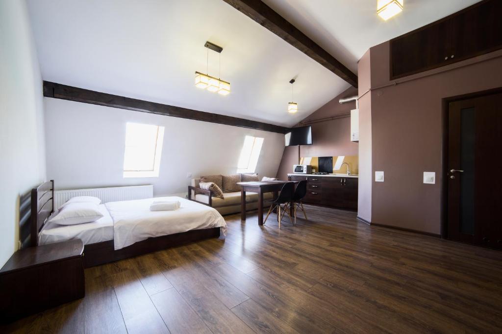 Аpartments in the center on Mitniy Square, Lvov