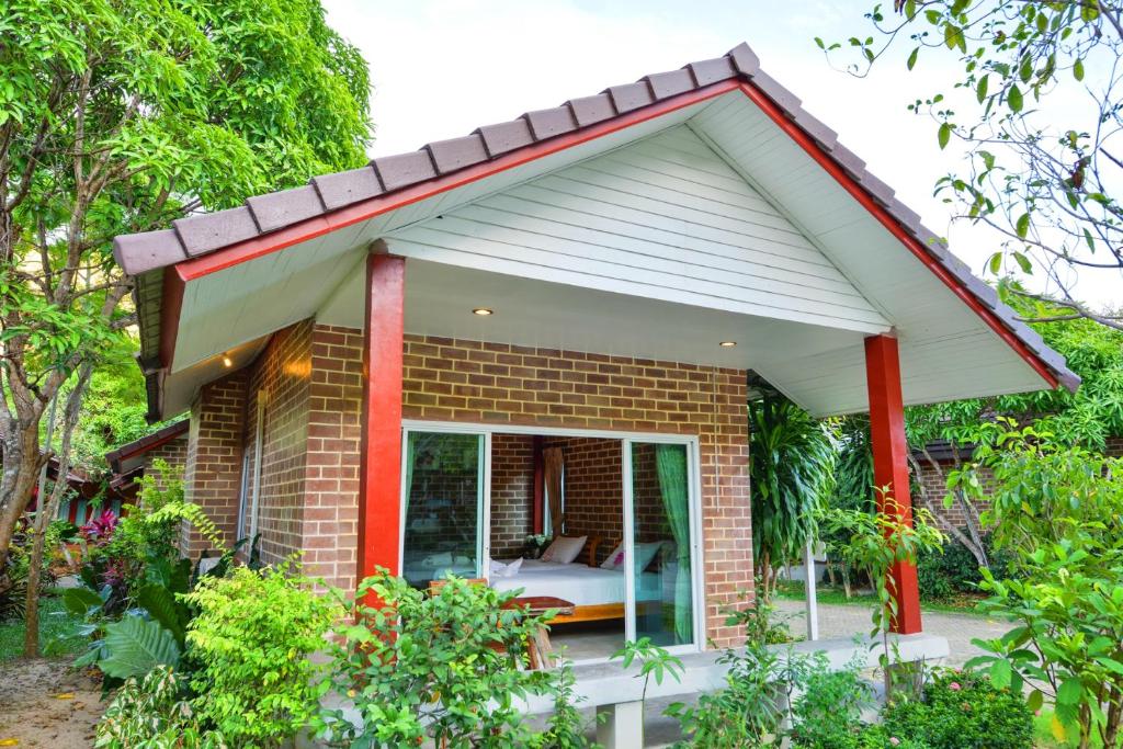 Facilities, Theerama Cottage Natural Resort in Ratchaburi