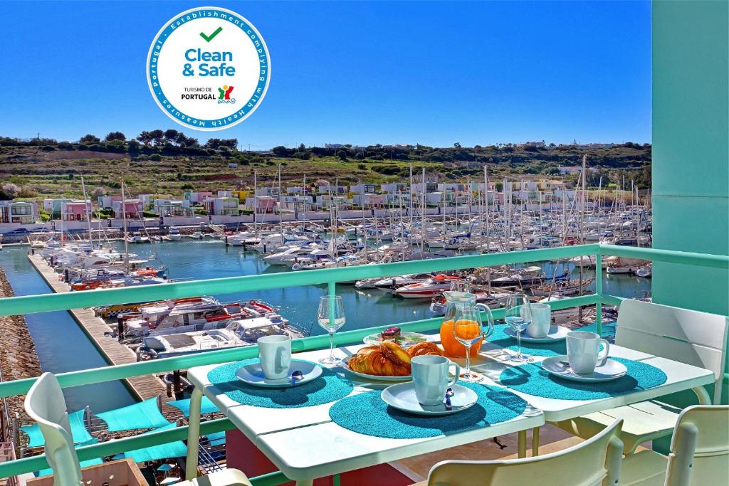 Marina Bay Residence — Hotel in Albufeira
