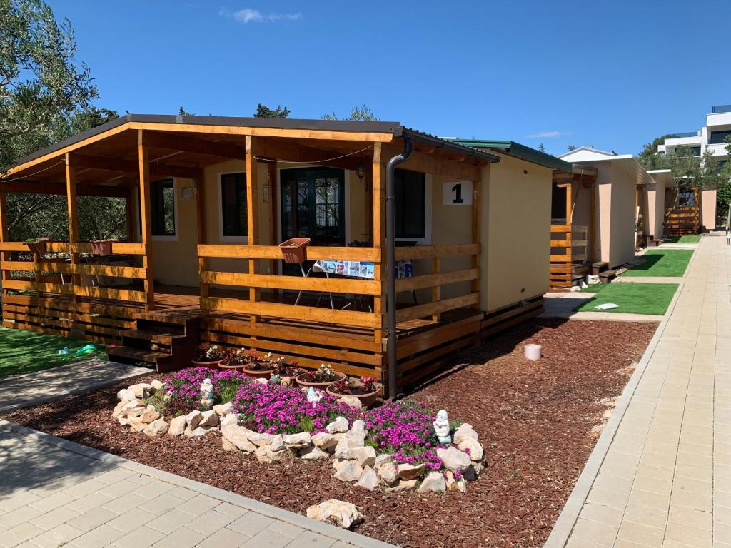 Kamp Karla &amp; Bruno — Hotel in Biograd na Moru