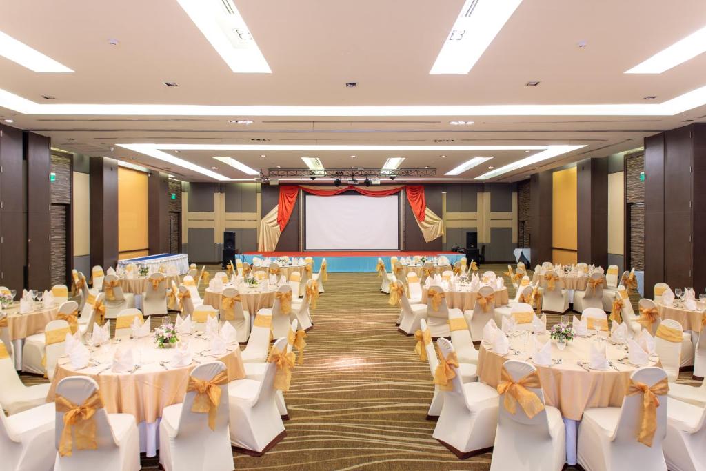 Banquet hall