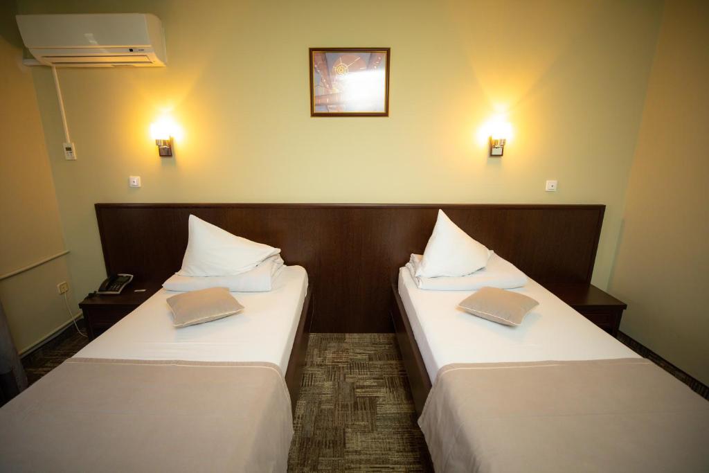 Hotel Select Slobozia photo