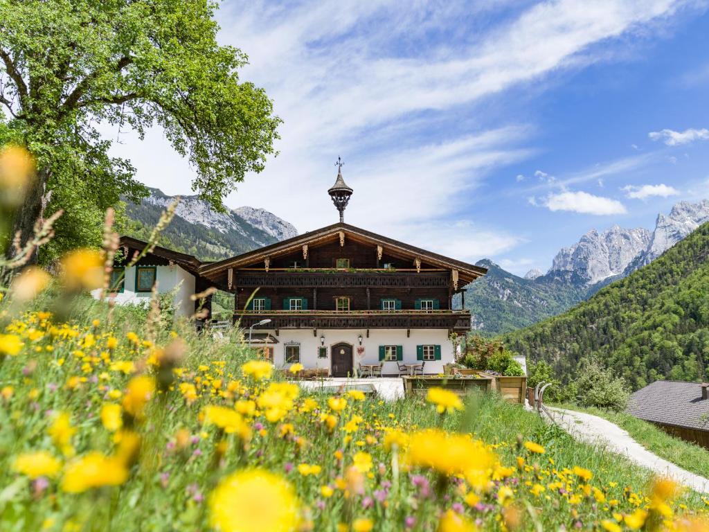 Berg'k'hof Kaisertal - Alpine Hideaway — Hotel in Ebbs