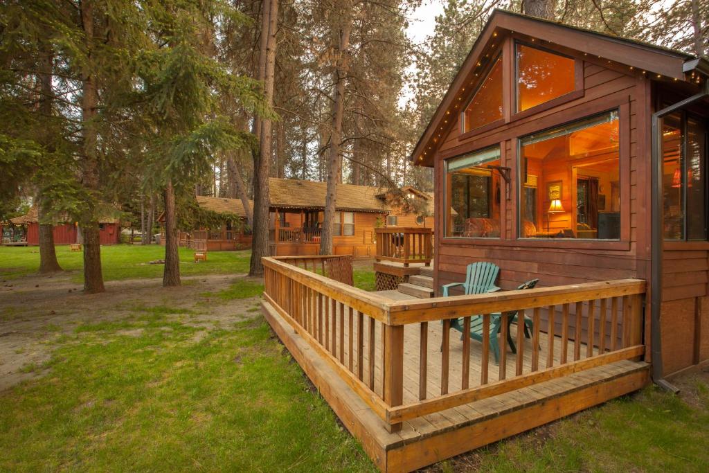 Cold Springs Resort, Camp Sherman