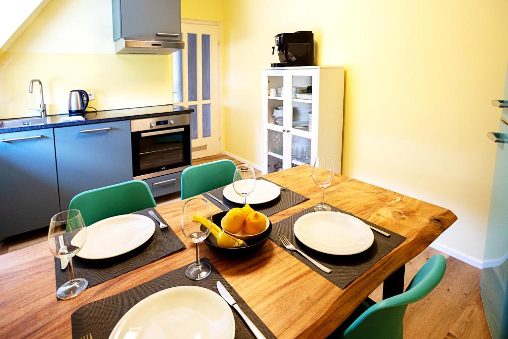 Central Apartments with private parking lot - 3