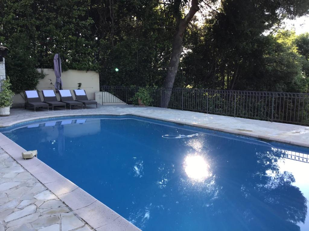 Luxury Villa with Panoramic Views, Pool & Serene Garden Retreat - 4