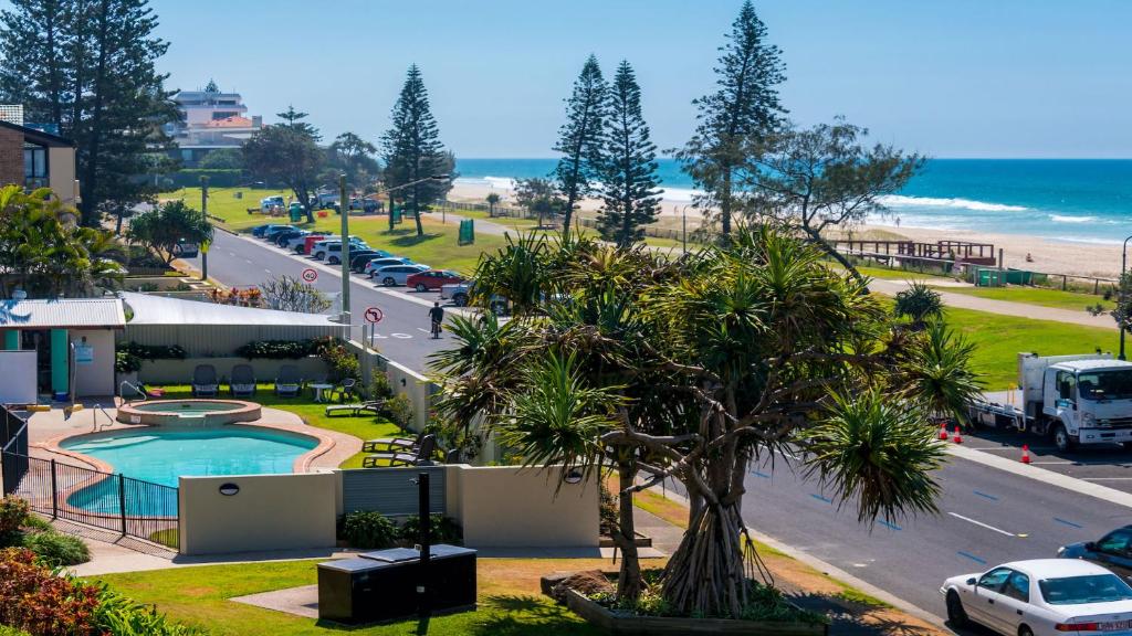 Sandrift Beachfront Apartments — Hotel in Gold Coast