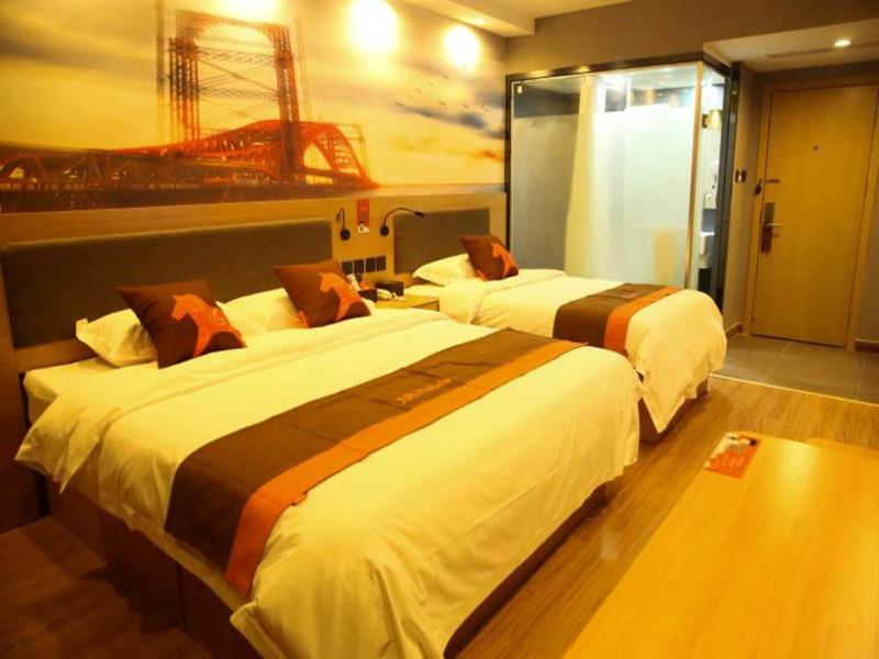 JUN Hotels Chengde Longhua County Cunrui Middle School