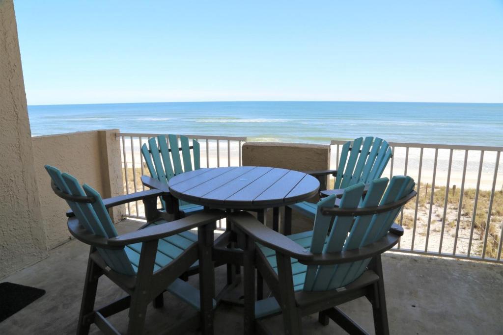 Tropical Winds 304 Condo photo