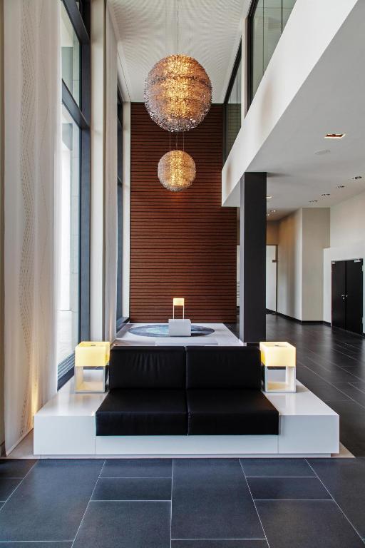 シュタイゲンベルガー エアポート ホテル ベルリン (Steigenberger Airport Hotel Berlin) フロント・ロビー