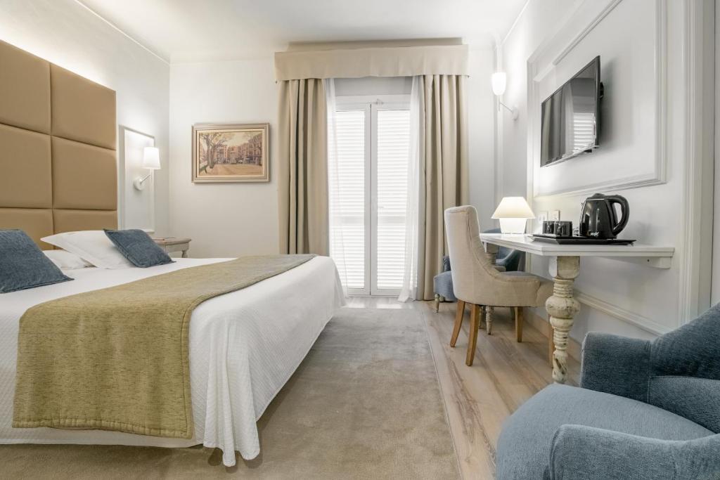 Hotel Pirineos Figueres by Pierre & Vacances 전경