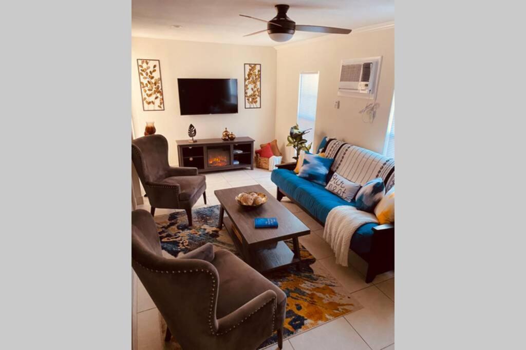 Private single family home - 10 minutes from beach 전경
