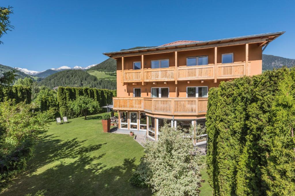 Residence-Garni Haus Tschenett — Hotel in Prato allo Stelvio