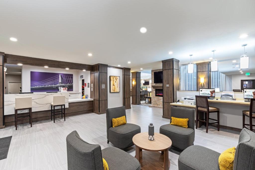 Exterior view, Staybridge Suites IAH Airport East By IHG in Houston (TX)