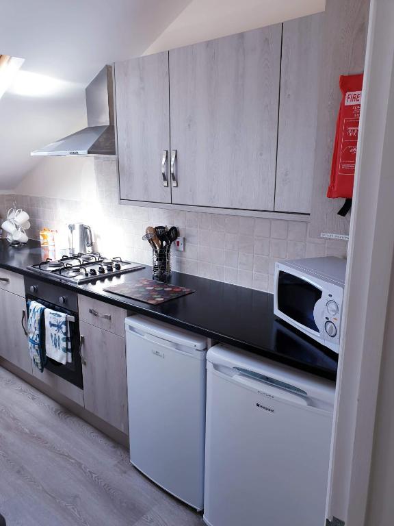 4 Bedroom House, Weymouth photo 4