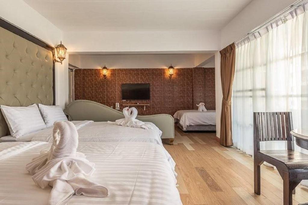 Infinite Hotel