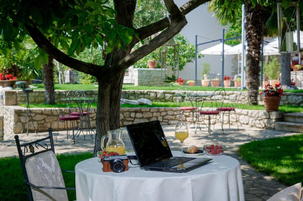 Boutique Hotel San Rocco — Restaurant & bars in Brtonigla, Istria