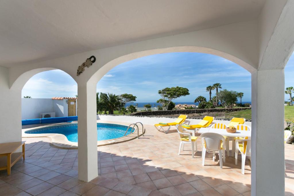 CASA AMARILLA sunny holiday home with heated pool - 5