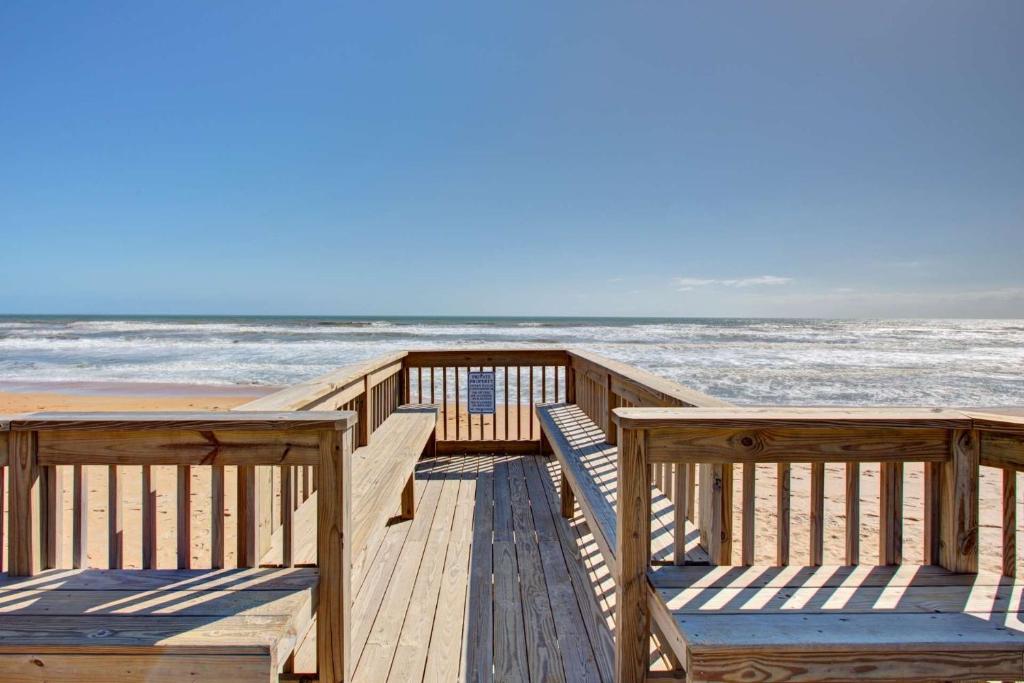 Ocean Watch Condo Unit #105 — Hotel in Ormond Beach (FL)