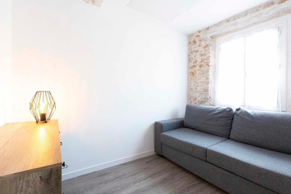 Chez Dominique - 2 chbres 2-6pers centre Antibes Migrainier T3 with AC - 2