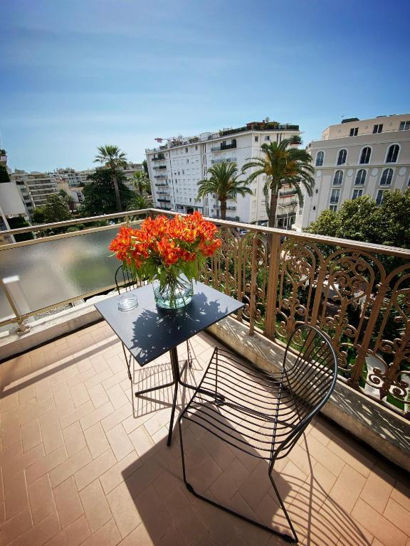 Balcony/terrace, Hotel Moliere in Cannes