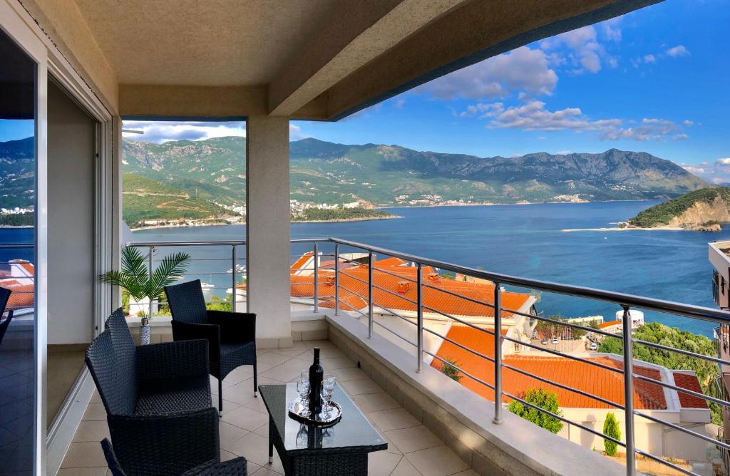 Apartments Violeta — Hotel in Budva
