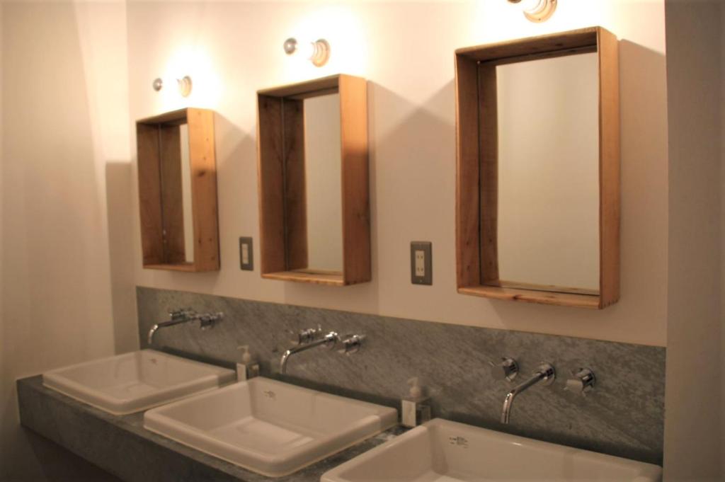 沙丁魚大廈旅舍 (Iwashi Building Hostel)