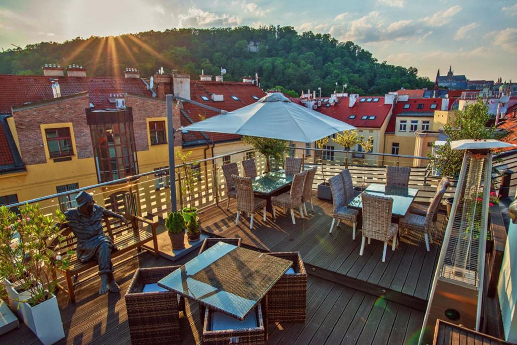 Hotel Julian — Hotel in Prague