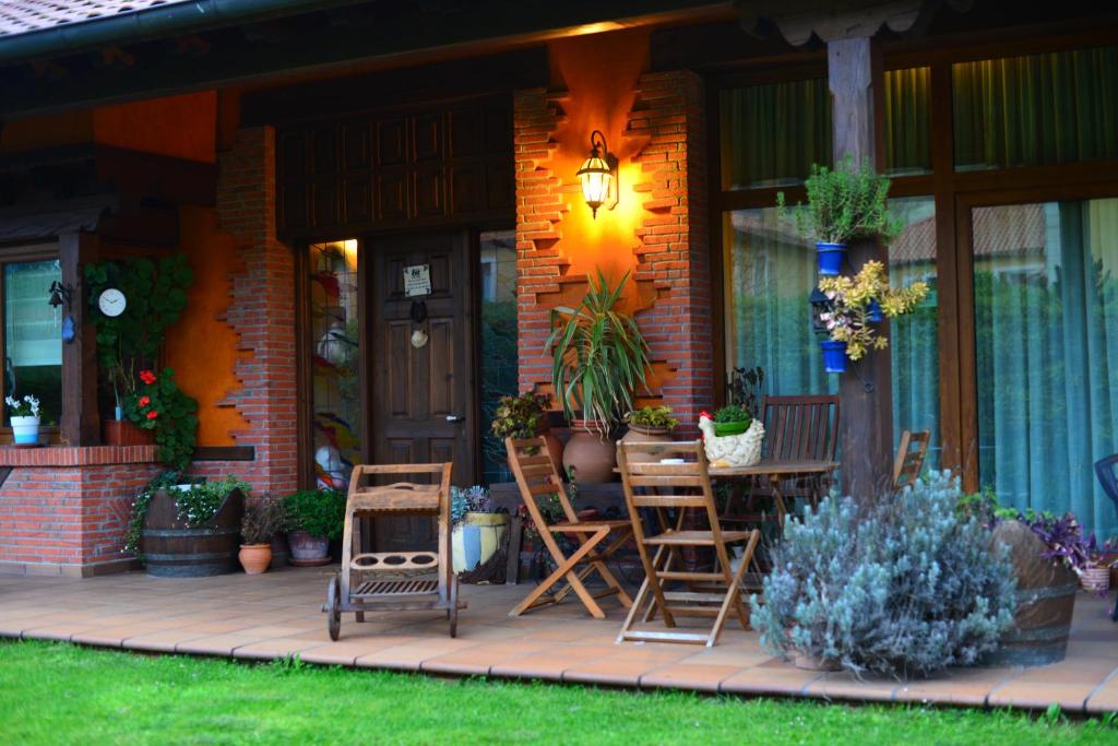 POSADA BERNABALES 外観