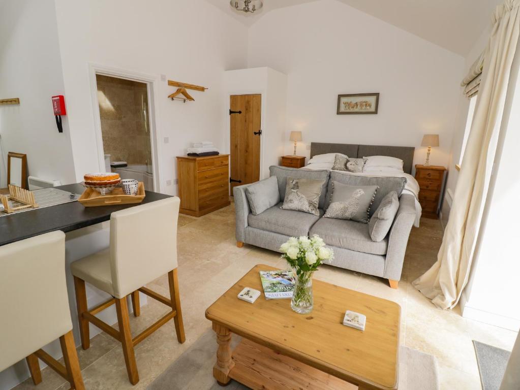 Oak Barn, Hellidon photo 2