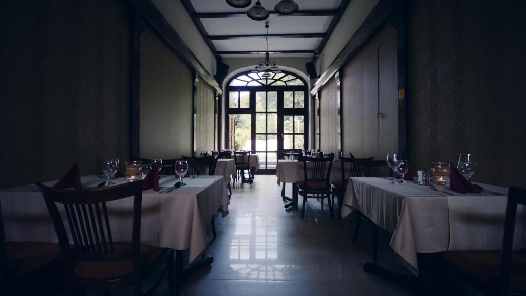 โรงแรมอควา อีเกอร์ (Hotel Aqua Eger)