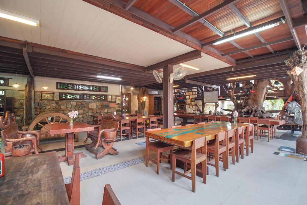Restaurant, Suankaew Art Cottage in Chonburi