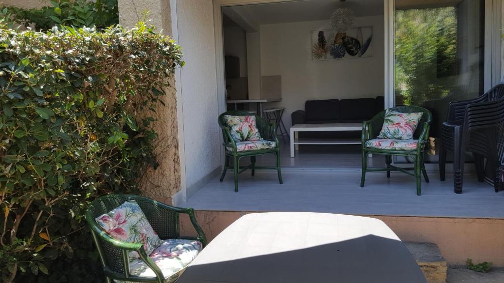 COLLIOURE tres bel appart a 150 metres des plages avec jardin prive et parking dans residence securisee - 3