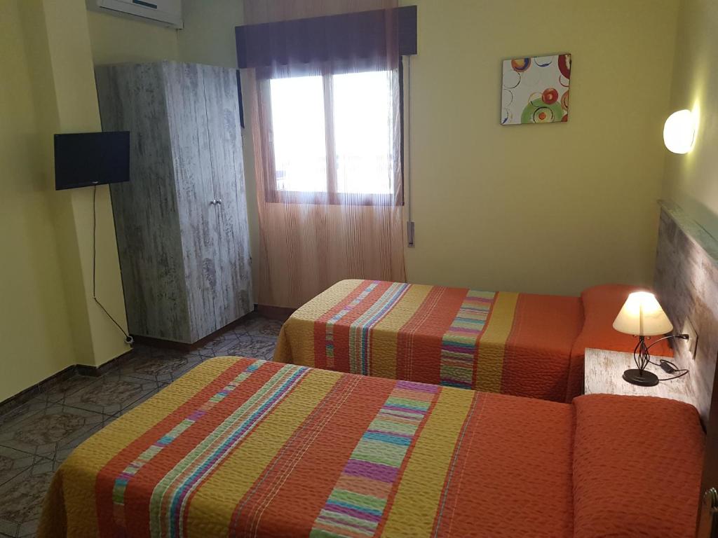 Hostal Virgen Del Rocío - 3