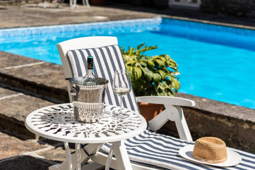 Ardnavaha House - Poolside Cottages photo