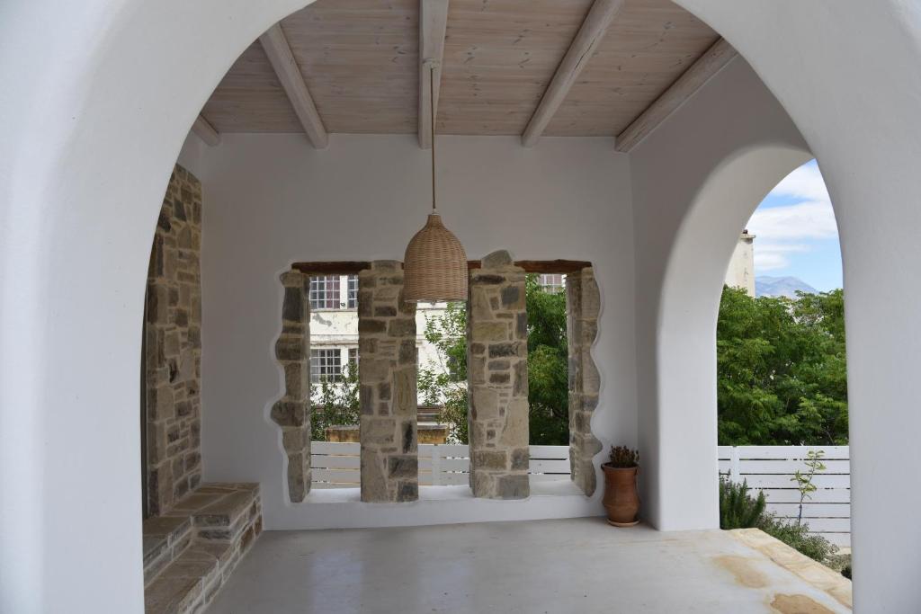 LAINI LUXURY SUITES photo