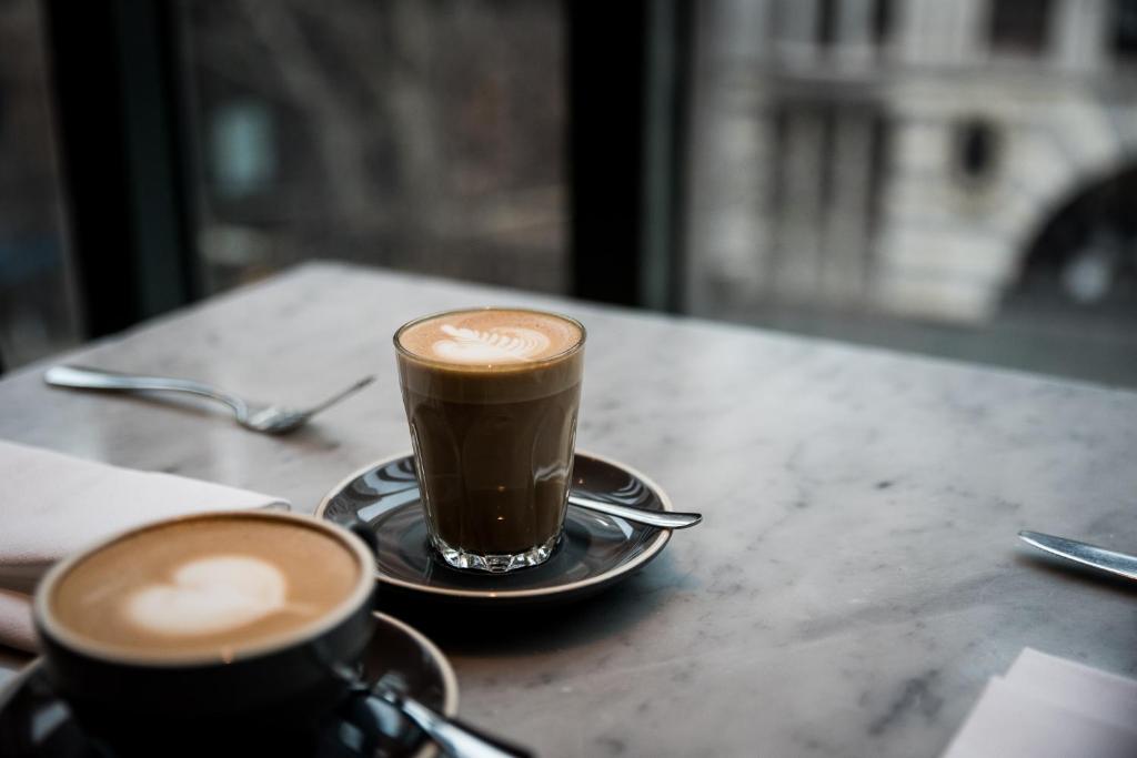 อาหารและเครื่องดื่ม