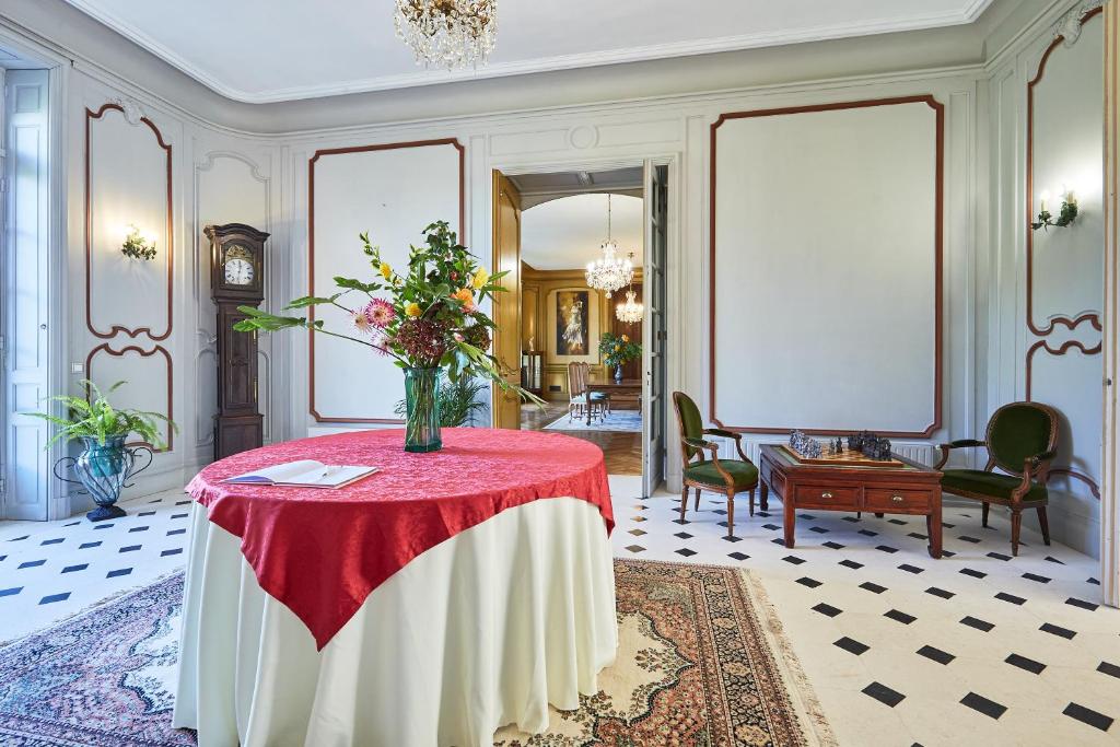 Le Château des Monts photo