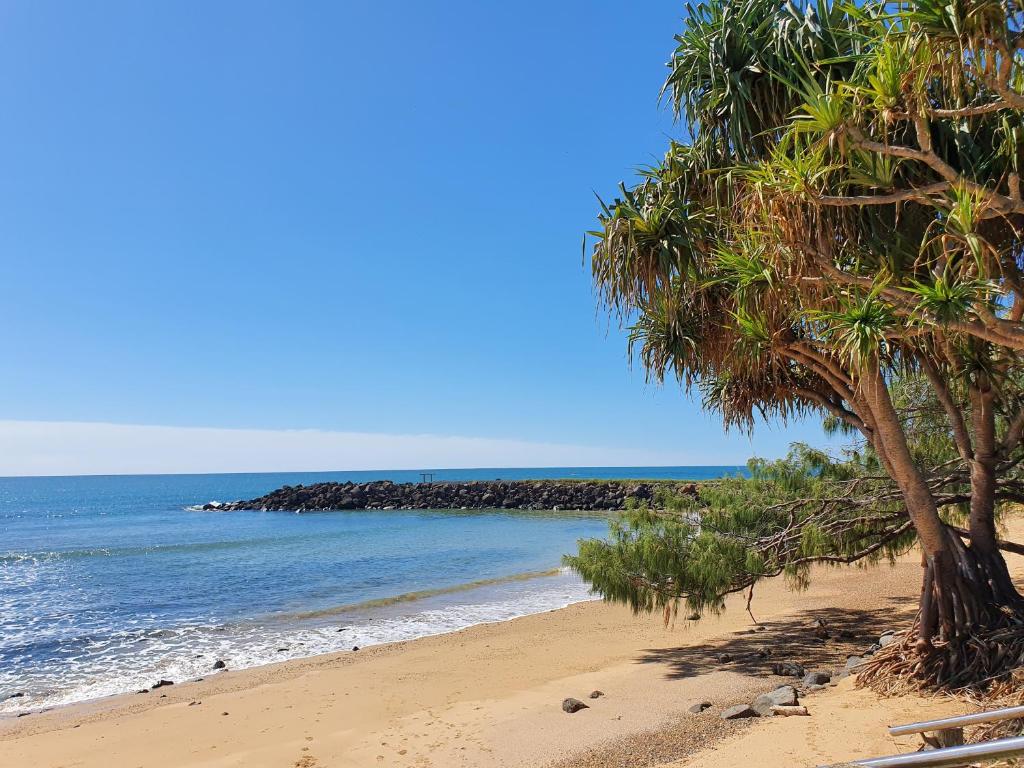 Koola Beach Apartments Bargara photo