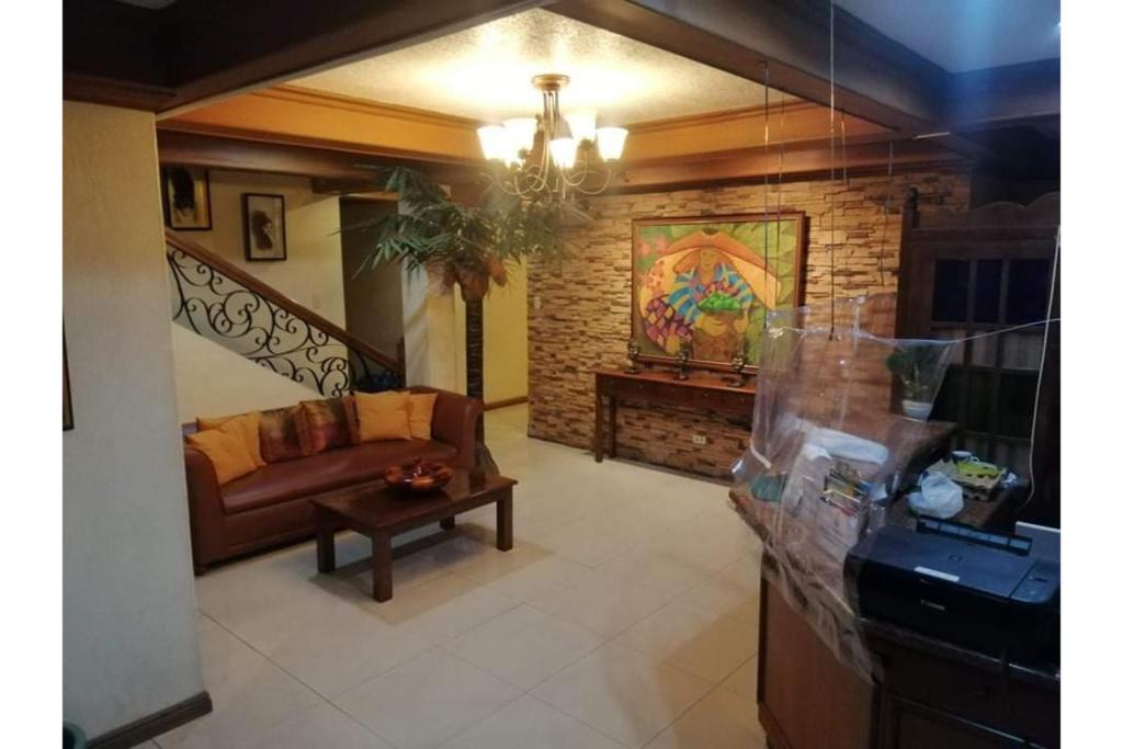 RedDoorz @ Casa Marabella Villamonte Bacolod City フロント・ロビー