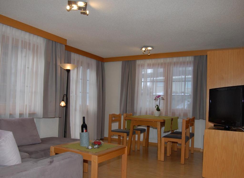 Apartment Swiss Chalet - 2