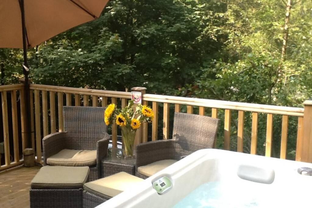 Mistletoe One Luxury Lodge with Hot Tub, Windermere photo 6