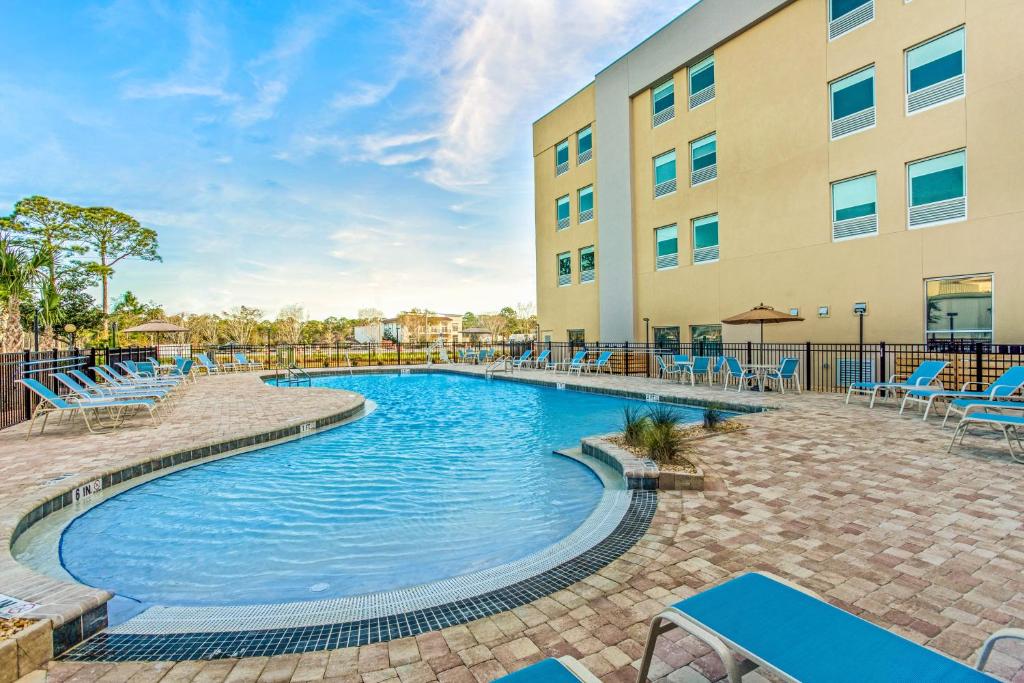 ลา ควินตา อินน์ แอนด์ สวีท บาย วินด์แฮม มิรามาร์ บีช-เดสติน (La Quinta Inn & Suites by Wyndham Miramar Beach-Destin)