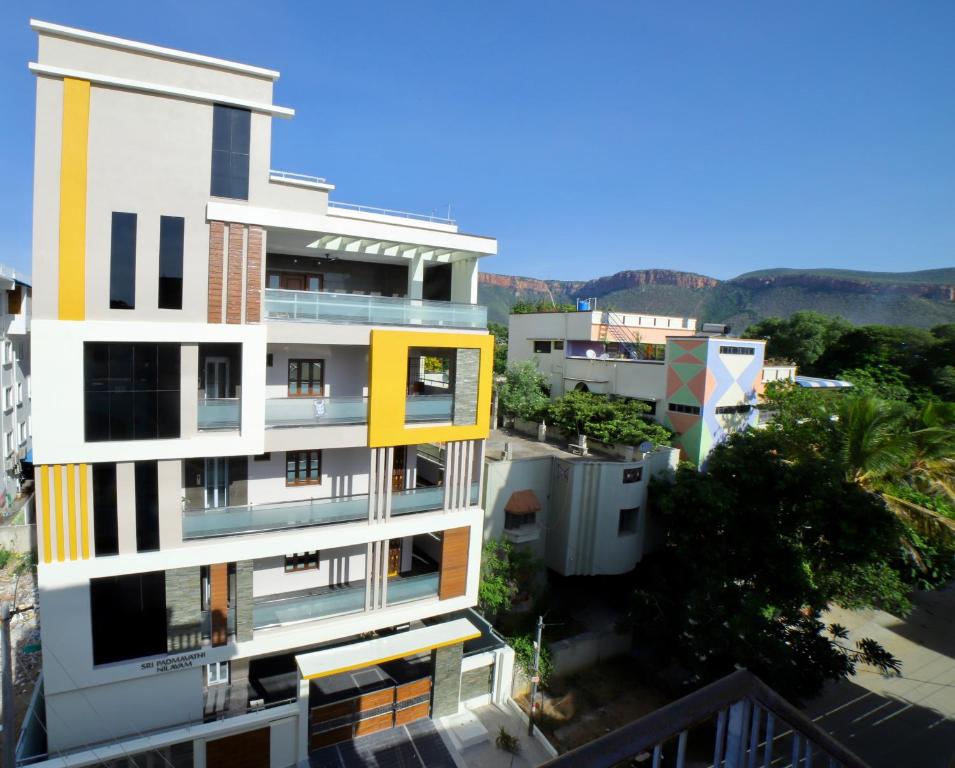 TrueLife Homestays - Near Railway Station on the way to Tirumala Temple - Fully Furnished Luxurious  photo